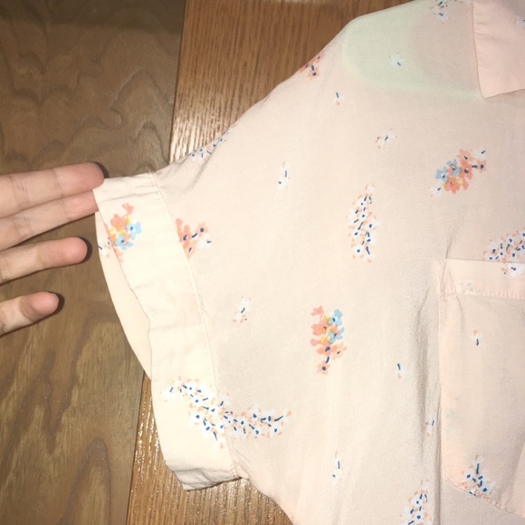 Spring time button up - Picture 5 of 5